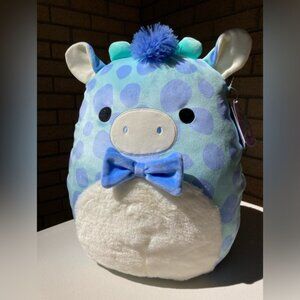 Squishmallows Vitto The Giraffe With Bow Tie